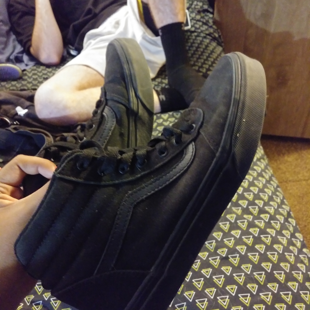 Vans - Picture 2 of 4
